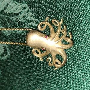 Gold toned Octopus Necklace 🐙